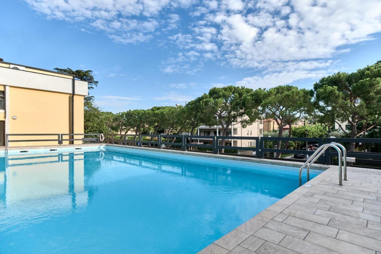 Lydie Apt. Exclusive Holigarda Desenzano del Garda Eksteriør bilde
