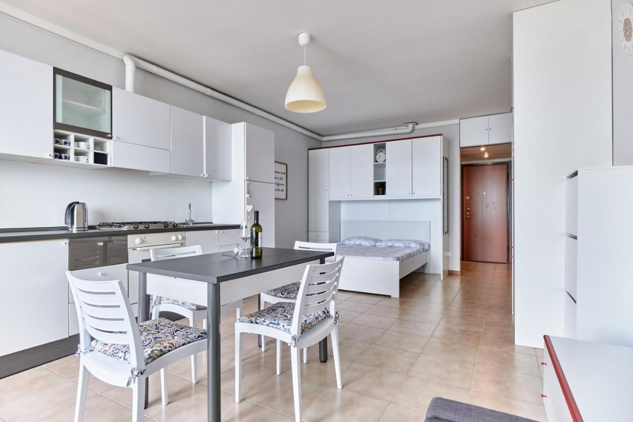 Lydie Apt. Exclusive Holigarda Desenzano del Garda Eksteriør bilde
